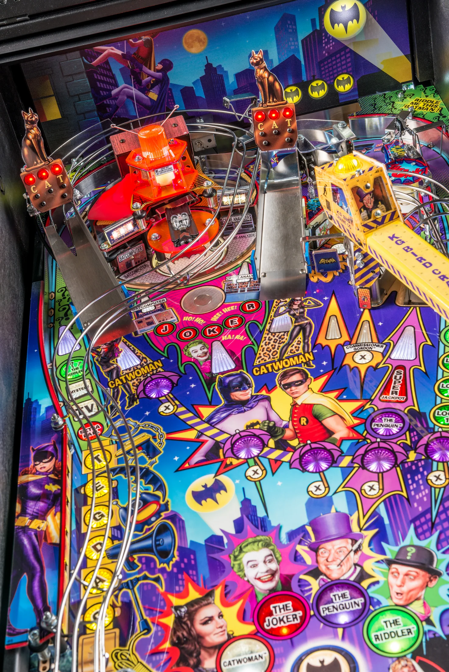 Batman 66 Pinball Machine by Stern Pinball - Image 5