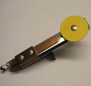 Yellow round rear mounting target A-14690-6