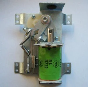 Left flipper assembly (FL-11722 coil)