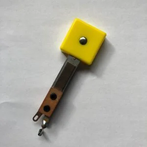 180-5082-06 Yellow 1" square box target