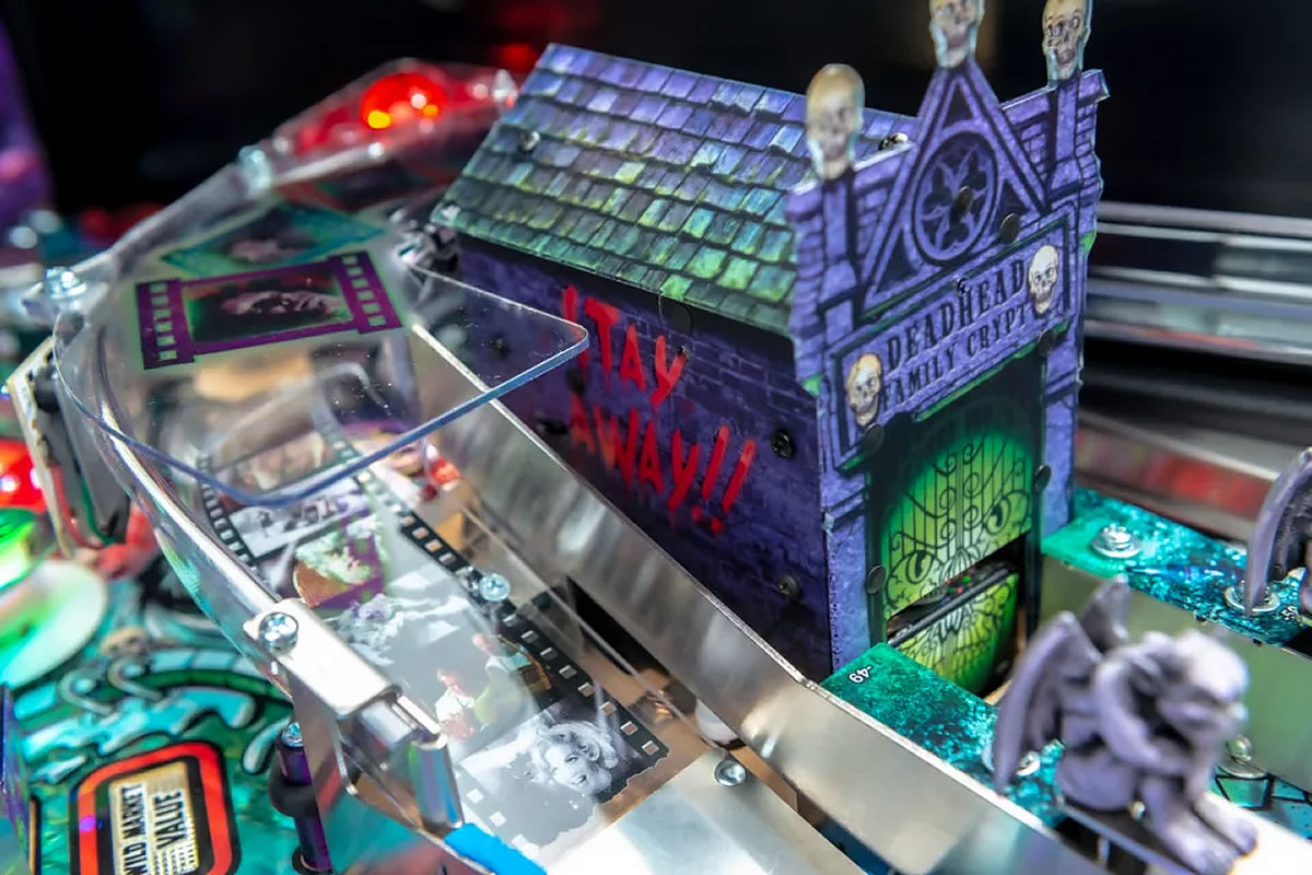 Elviras House of Horrors Pinball Machine