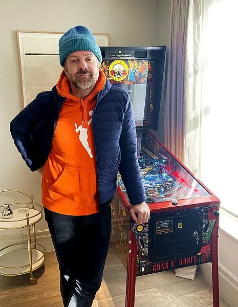 Pinball Heaven Supply Guns N Roses Limited Edition to Jason Sudeikis