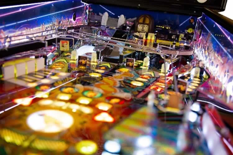 Queen Live in Concert Pinball Machine (8)