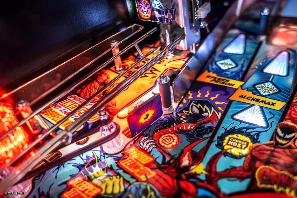 Venom Pinball Machine by Stern Venom Pinball Machine by Stern