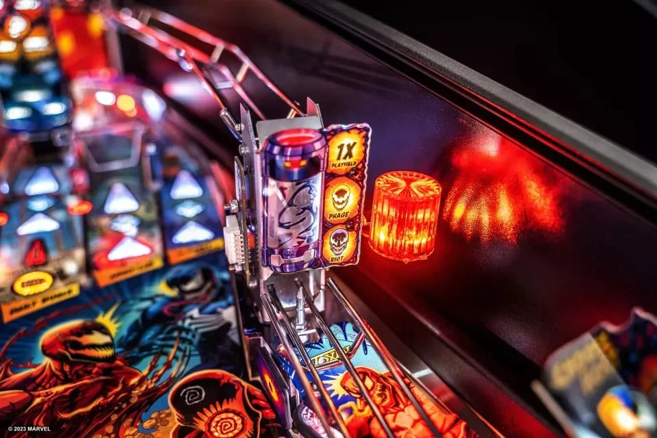 Venom Pinball Machine by Stern Venom Pinball Machine by Stern