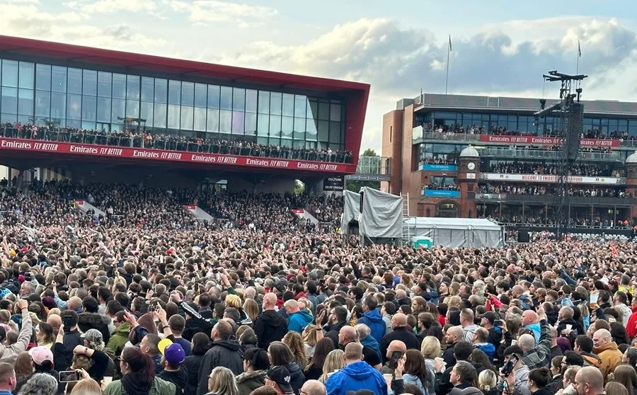 Foo Fighters Premium Pinball Machine – On Tour! Foo Fighters Premium Pinball Machine – On Tour!